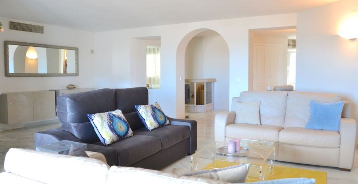 Spacious and contemporary 2 bedroom apartment