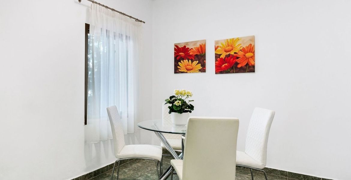 Villa close to Beach for rent in puerto banus