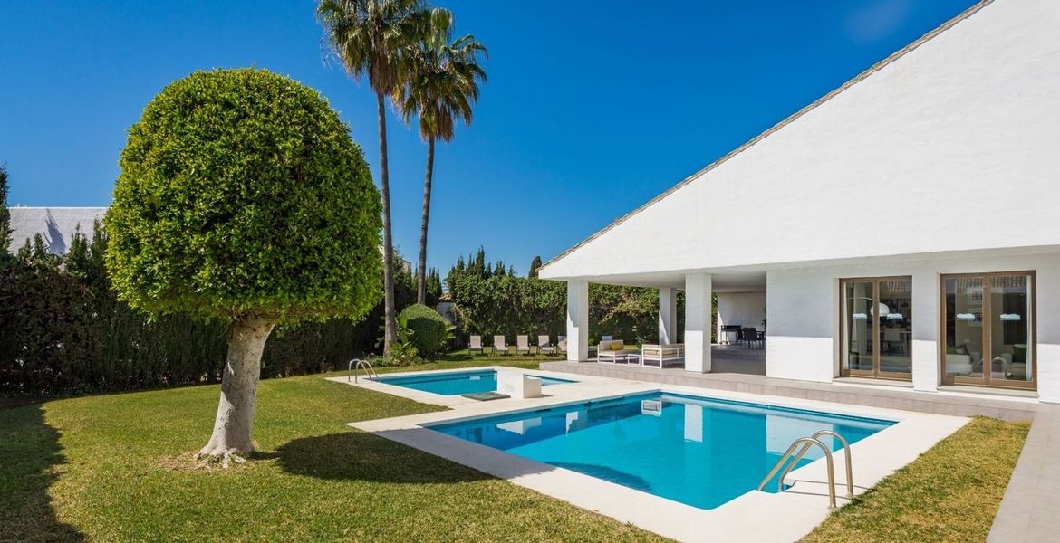 Villa close to beach Puerto Banus
