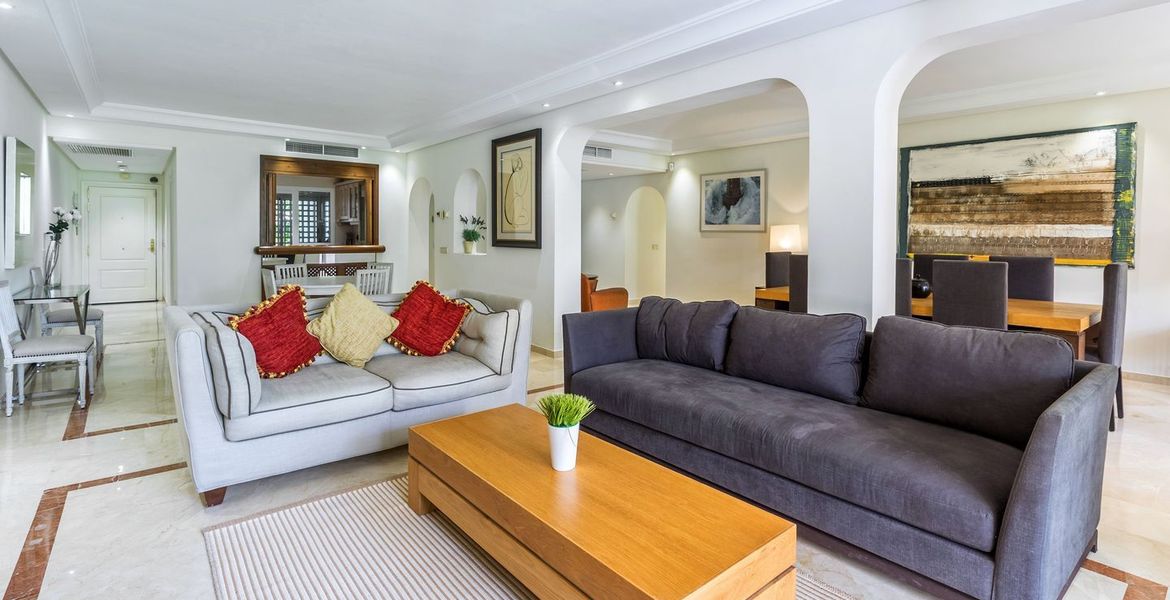 Marbella Apartment ground floor beach front