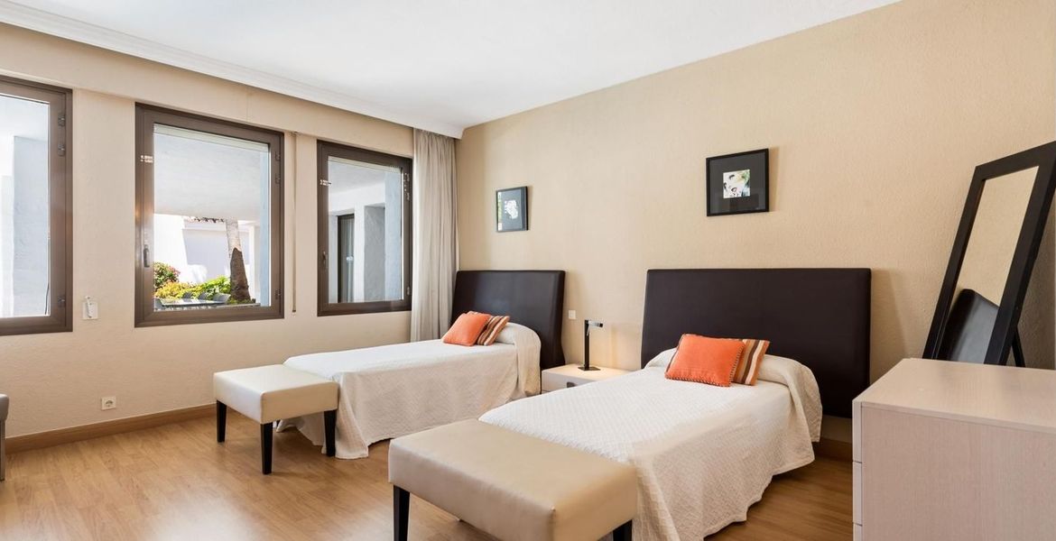 Villa for rent in puerto banus
