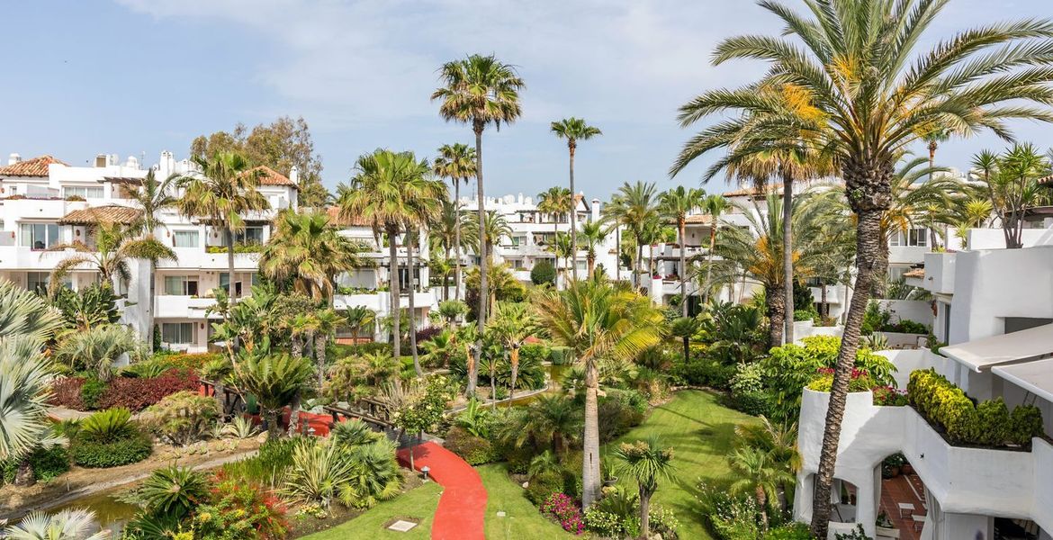 Deluxe penthouse in Marbella close to sea