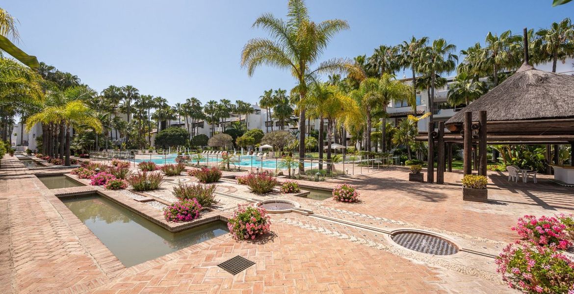 Duplex Penthouse in Puente Romano