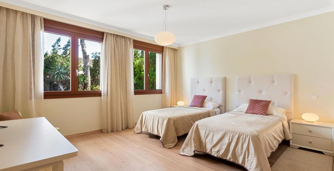 Beautiful villa for rent Marbella sea side