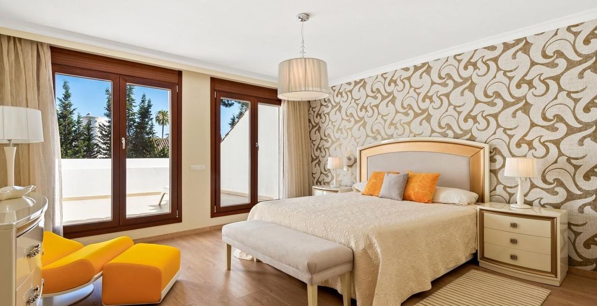 Beautiful villa for rent Marbella sea side