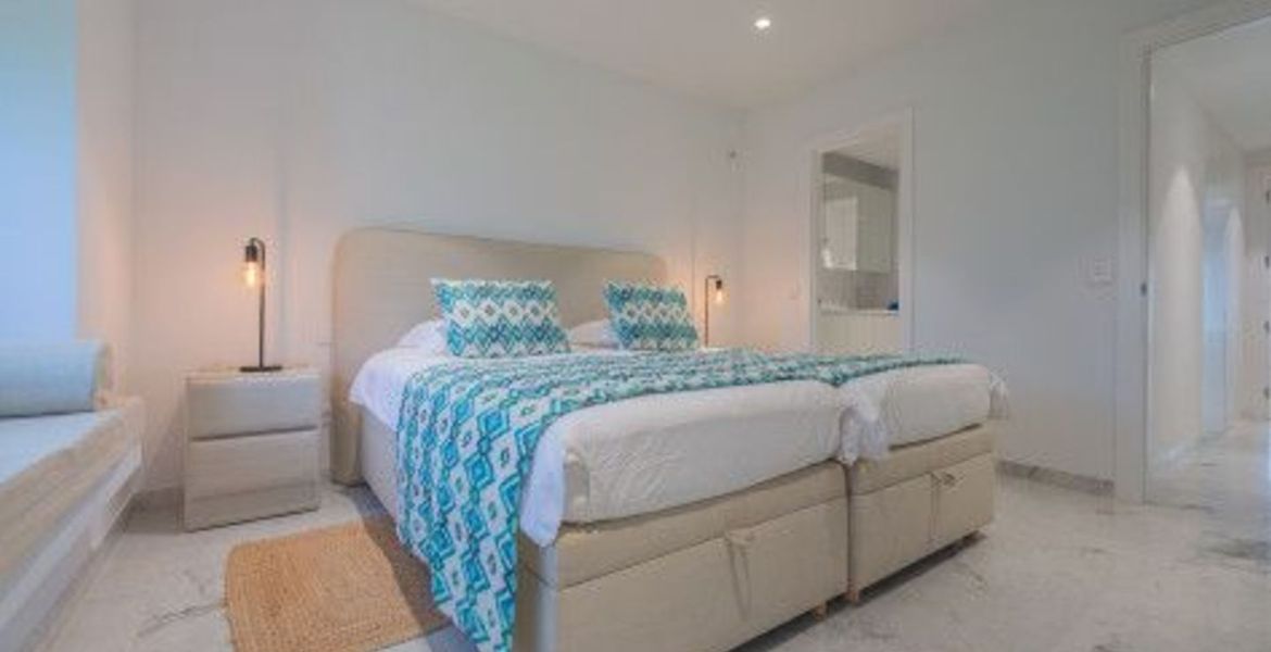 Sunny Garden Apartment in Puente Romano