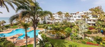 Apartment beachfront close to Laguna Banus