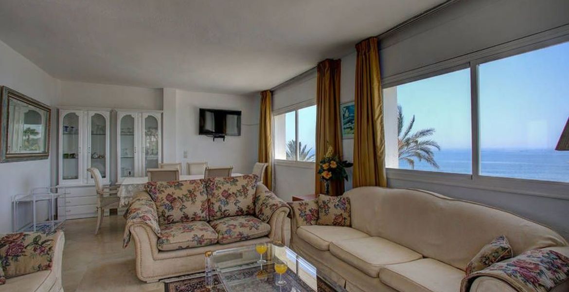 First line beach apartment