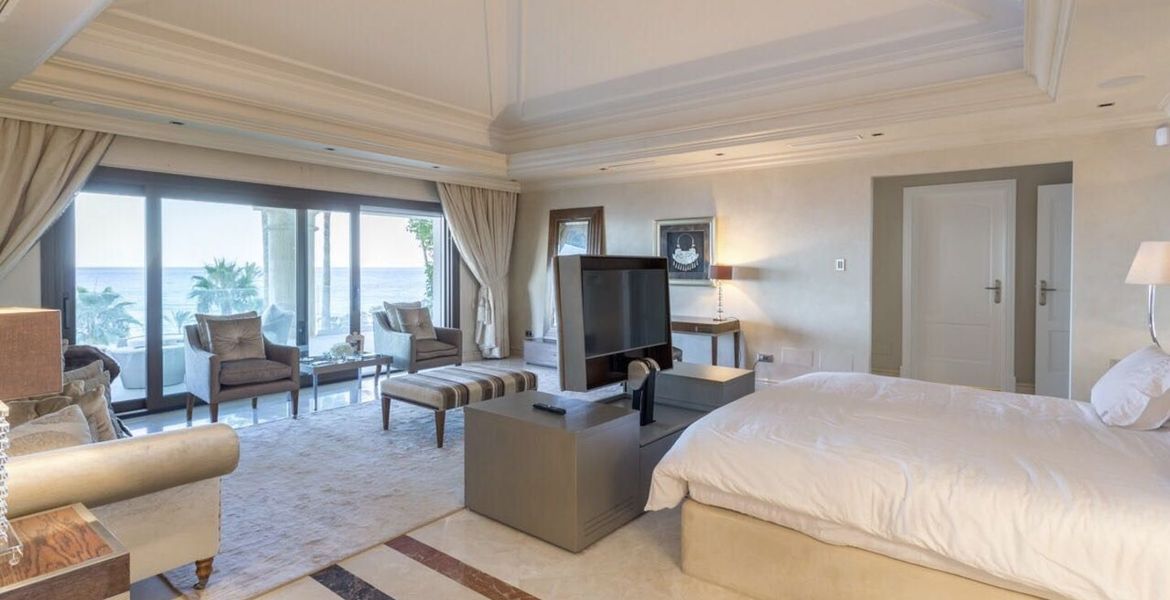 Luxury Villa in Marbella Club area Golden Mile