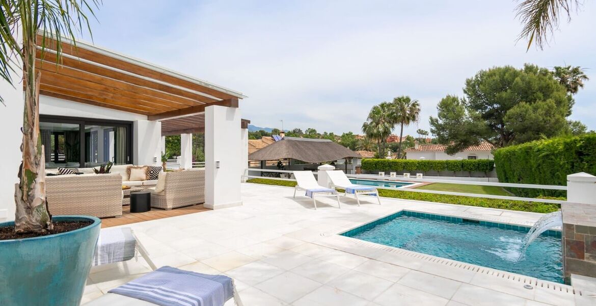 Villa Nueva Andalucia in Marbella 400m built. 