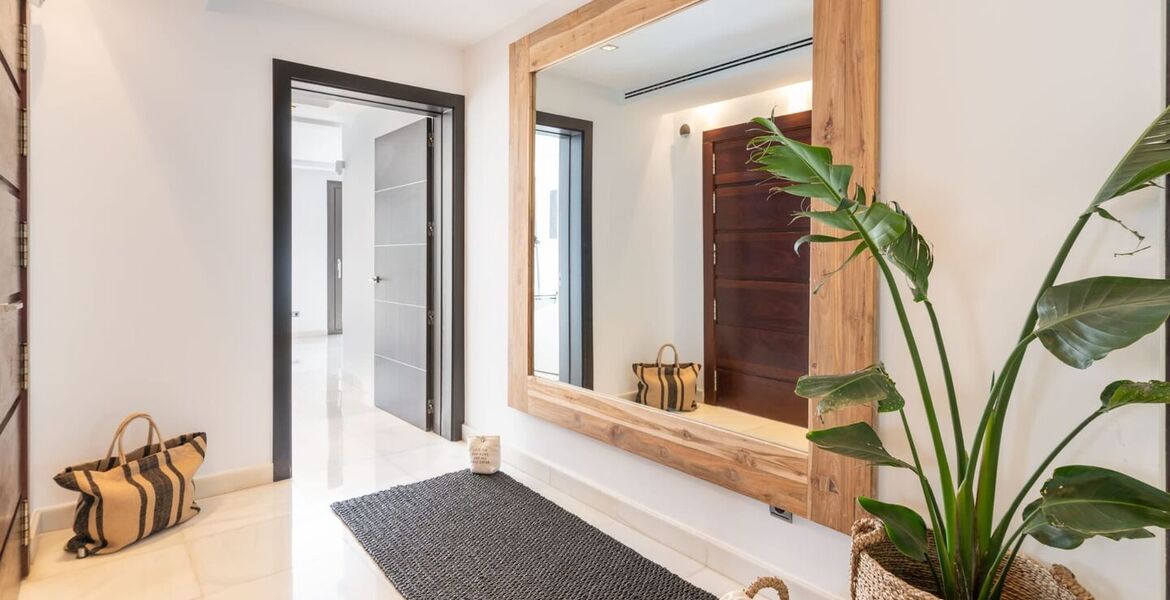 Villa Nueva Andalucia in Marbella 400m built. 