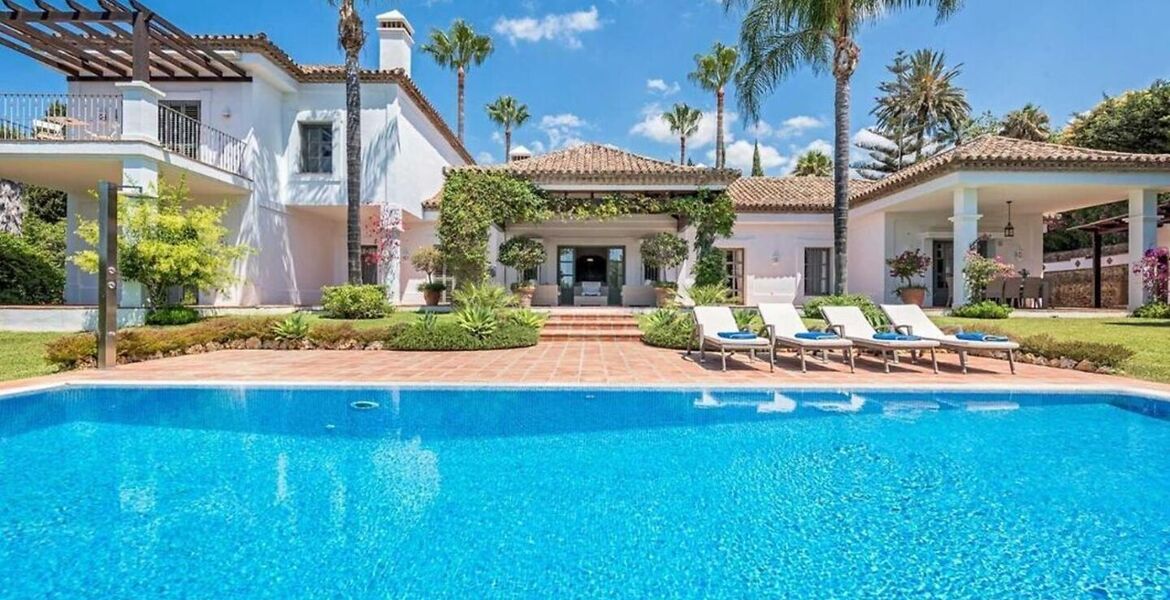 Marbella villa for rent offers accommodation with 500 sqm