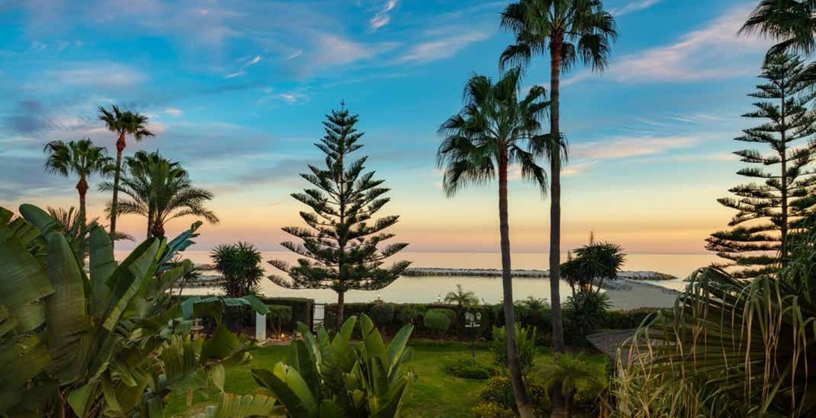 Duplex apartament for rent front line beach Marbella
