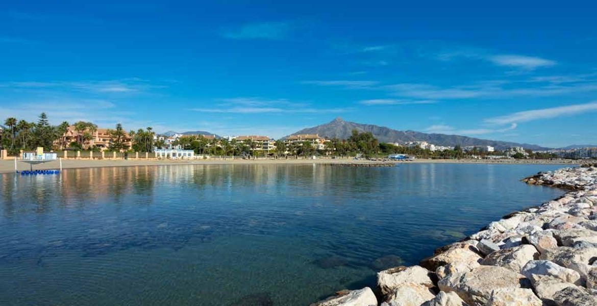Duplex apartament for rent front line beach Marbella