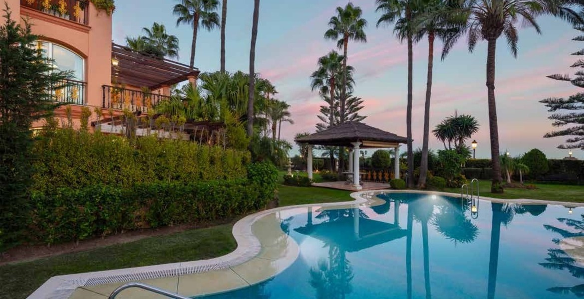 Duplex apartament for rent front line beach Marbella
