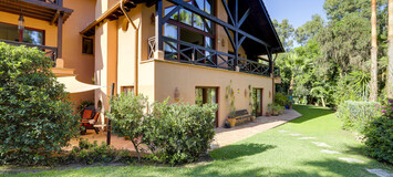 Fantastic villa with 6 bedrooms, 6 bathrooms and a wonderful