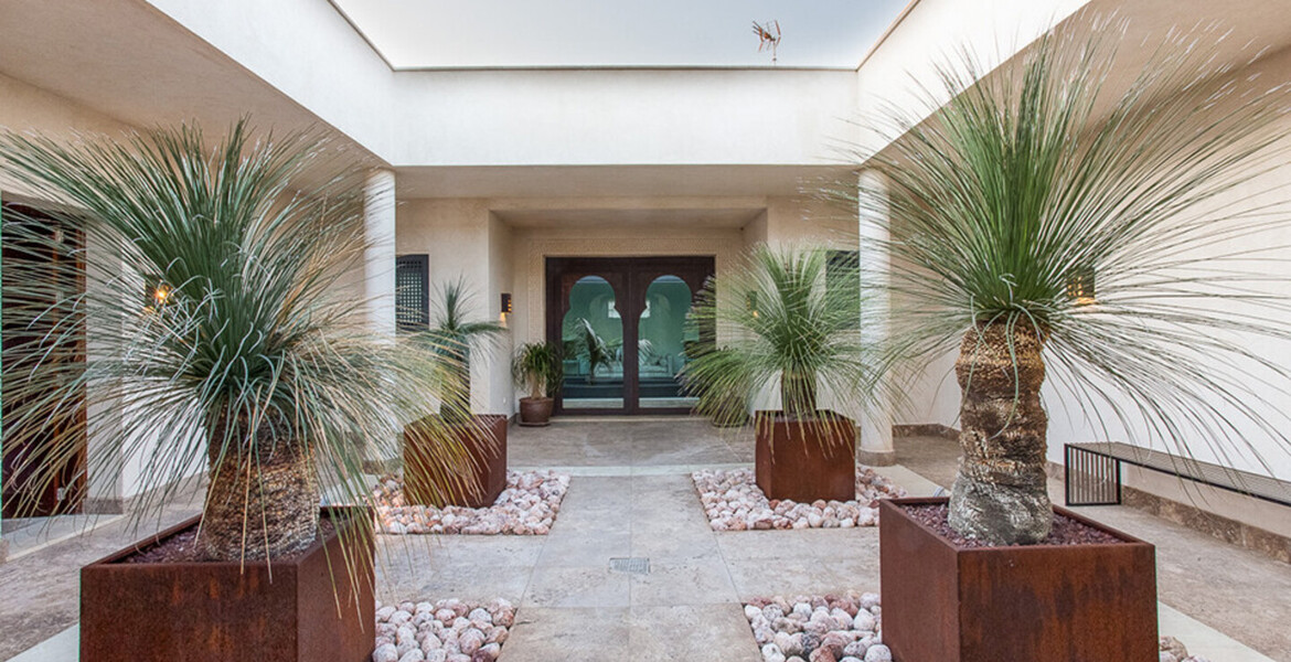 Fantastic and special sixteen bedroom villa, located in an u