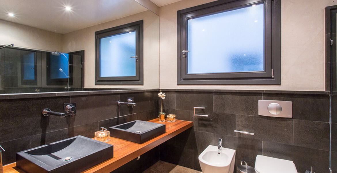 Fantastic and special sixteen bedroom villa, located in an u