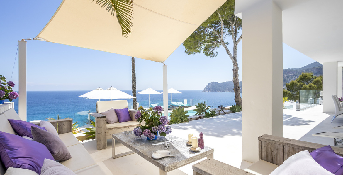 ​​​​​​​Recently refurbished stunning 6 bedroom Ibiza Villa 