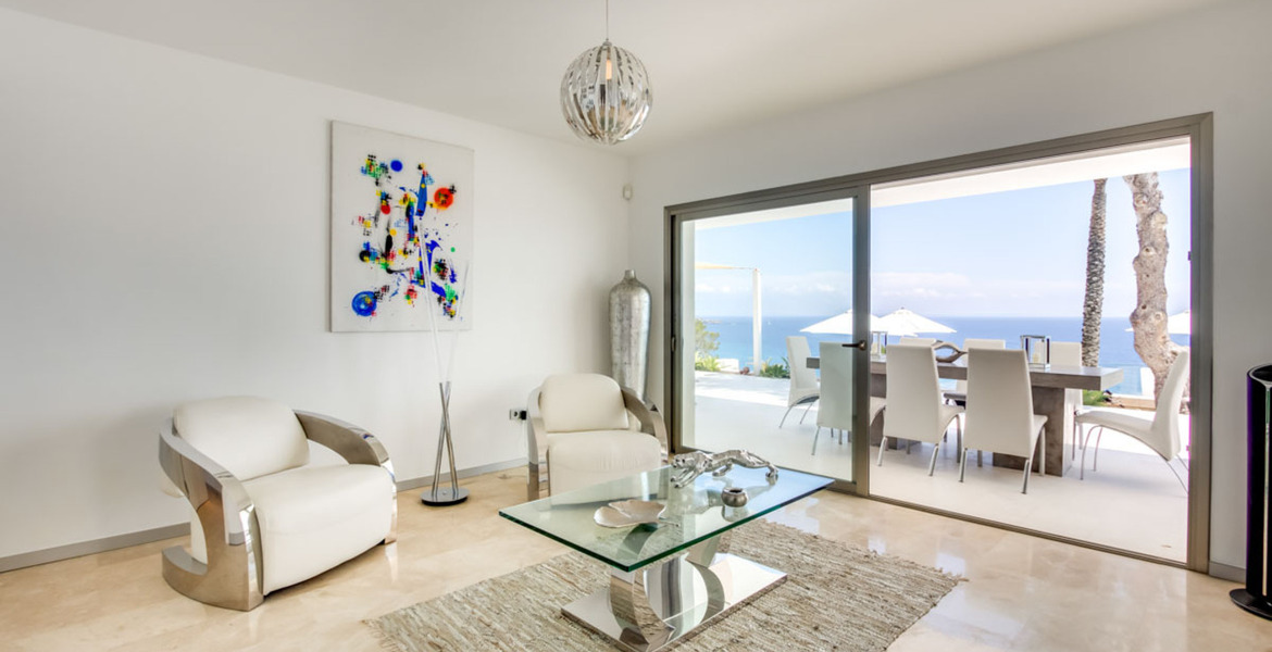 ​​​​​​​Recently refurbished stunning 6 bedroom Ibiza Villa 