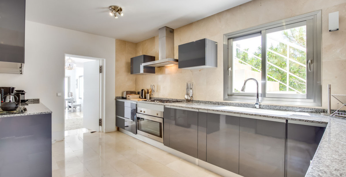 ​​​​​​​Recently refurbished stunning 6 bedroom Ibiza Villa 