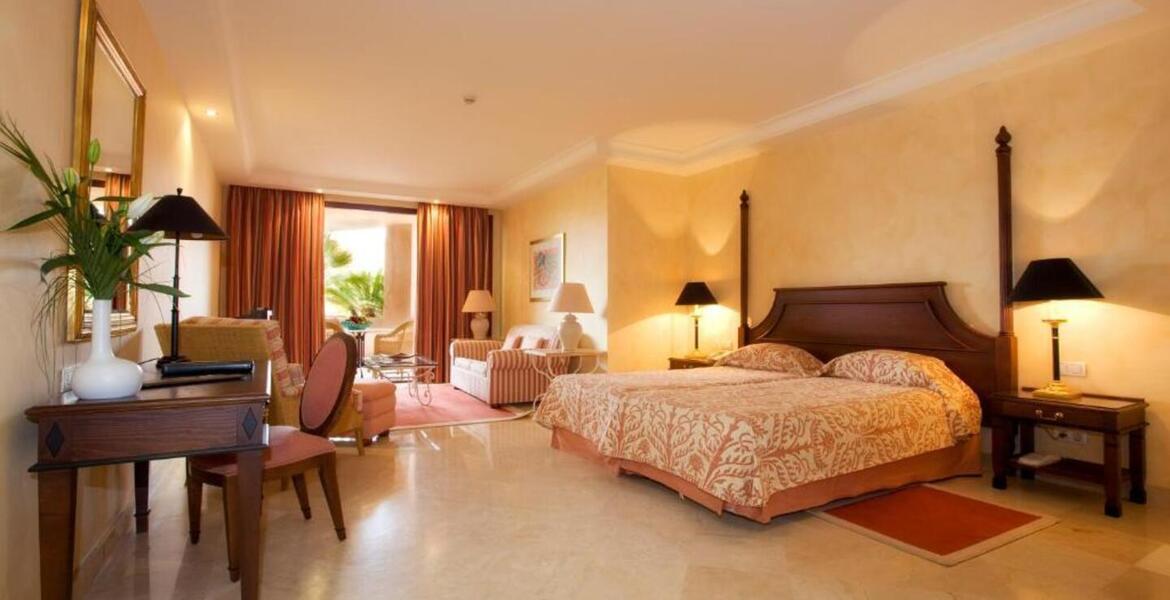 These Estepona Apartments are located 4 km from Estepona tow