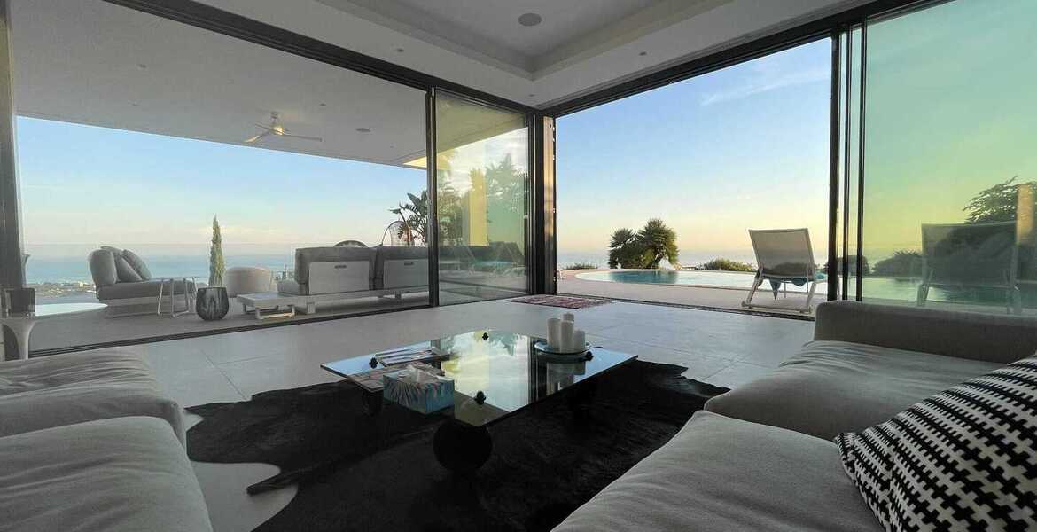 Stunning Villa in Marbella with 3000m2 of land, 600m2 built.