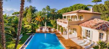 This Villa is part of Philippe Georges Gonnet exclusive port