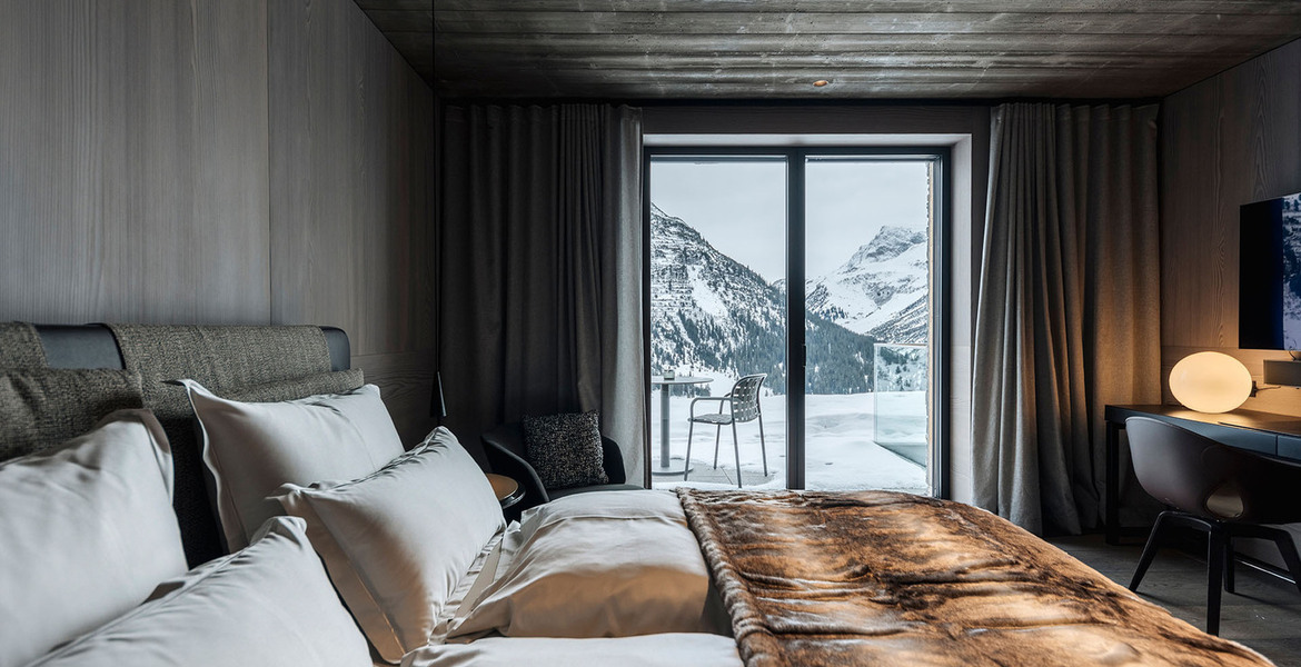 PRIVATE LUXURY. TOP-CLASS CUISINE. SPECTACULAR VIEWS. Chalet