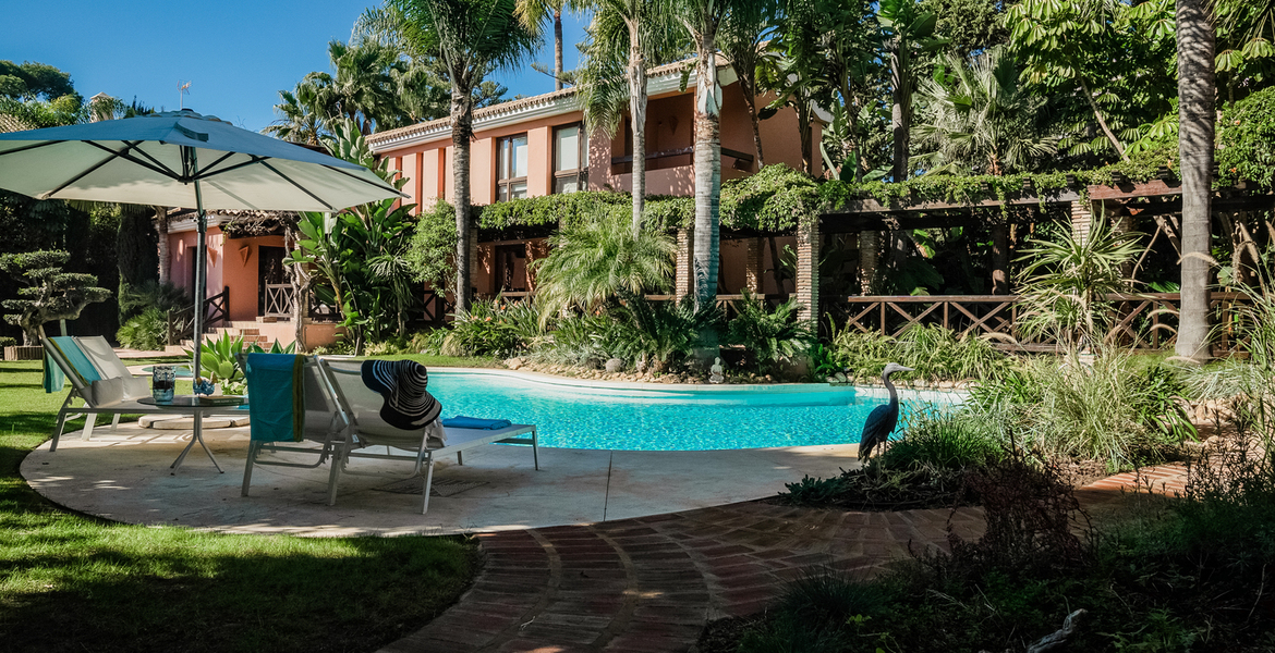 VILLA DE LUXE À MARBELLA  ENTRE PUENTE ROMANO ET MARBELLA CL