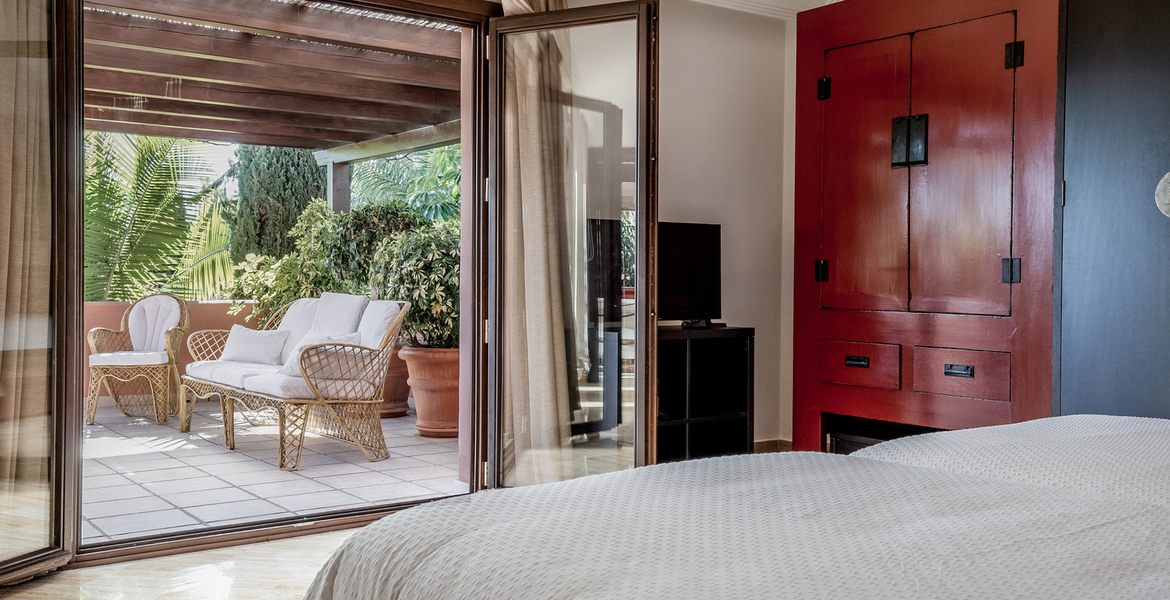 VILLA DE LUXE À MARBELLA  ENTRE PUENTE ROMANO ET MARBELLA CL
