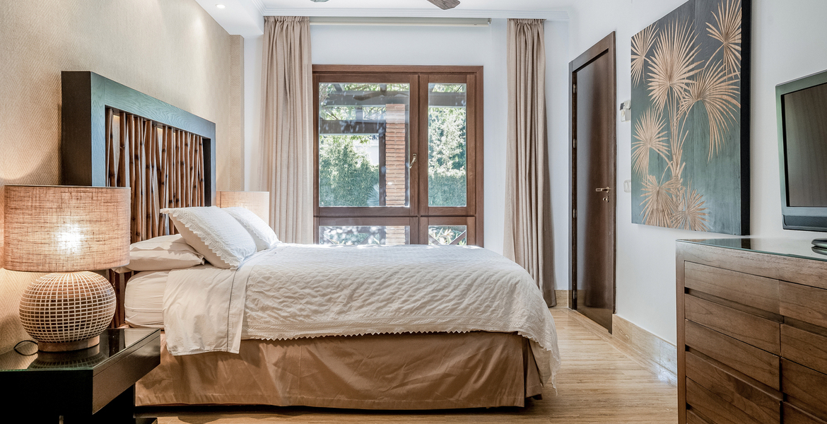 VILLA DE LUXE À MARBELLA  ENTRE PUENTE ROMANO ET MARBELLA CL