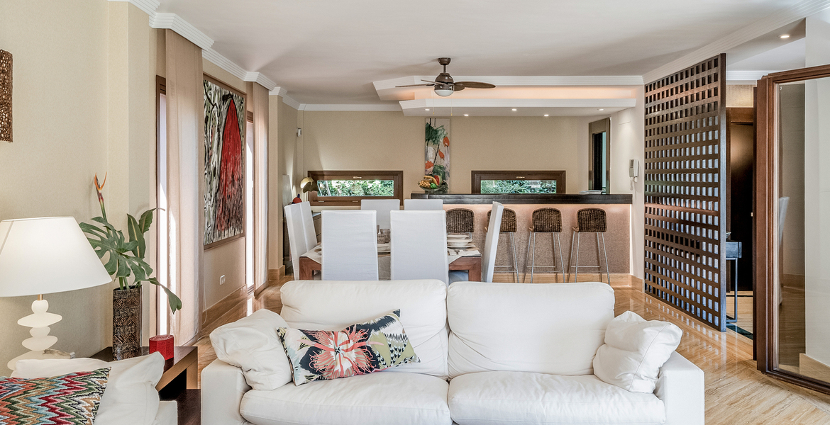 VILLA DE LUXE À MARBELLA  ENTRE PUENTE ROMANO ET MARBELLA CL