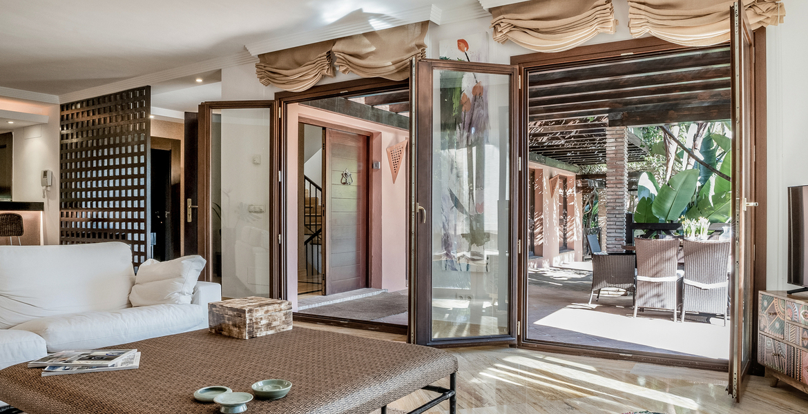 VILLA DE LUXE À MARBELLA  ENTRE PUENTE ROMANO ET MARBELLA CL