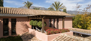 VILLA DE LUXE À MARBELLA  ENTRE PUENTE ROMANO ET MARBELLA CL