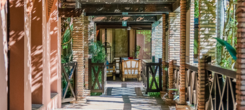 VILLA DE LUXE À MARBELLA  ENTRE PUENTE ROMANO ET MARBELLA CL