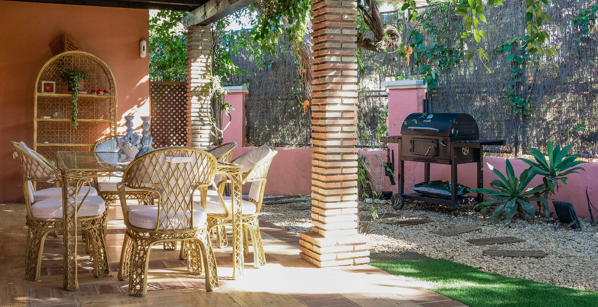 VILLA DE LUXE À MARBELLA  ENTRE PUENTE ROMANO ET MARBELLA CL