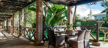 VILLA DE LUXE À MARBELLA  ENTRE PUENTE ROMANO ET MARBELLA CL
