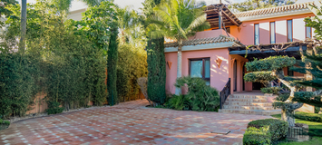 VILLA DE LUXE À MARBELLA  ENTRE PUENTE ROMANO ET MARBELLA CL