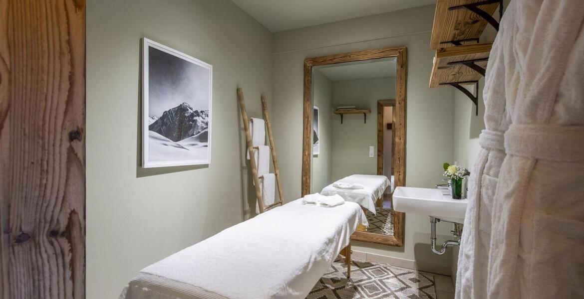 Set over 3 floors the Lodge offers up to 10 guests