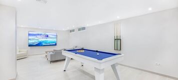 Apartment 4 bed beachfront Dominion Beach