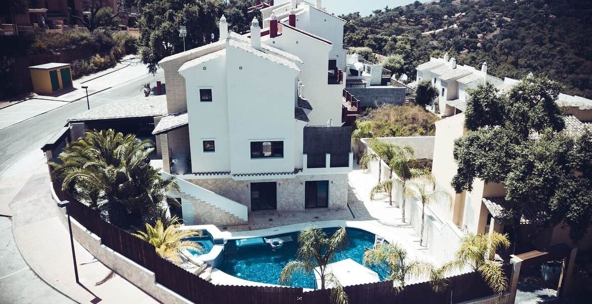 Villa for rent in Mairena