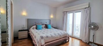 Frontline apartment in Puerto Banus