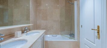 Frontline Beach apartment in Marbella