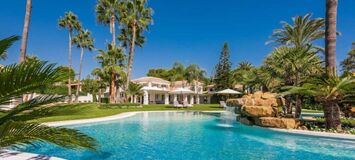 Beachfront Luxury Villa Los Monteros, Marbella