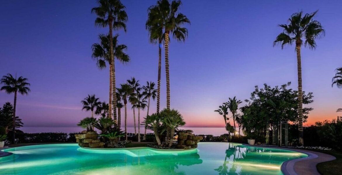 Beachfront Luxury Villa Los Monteros, Marbella