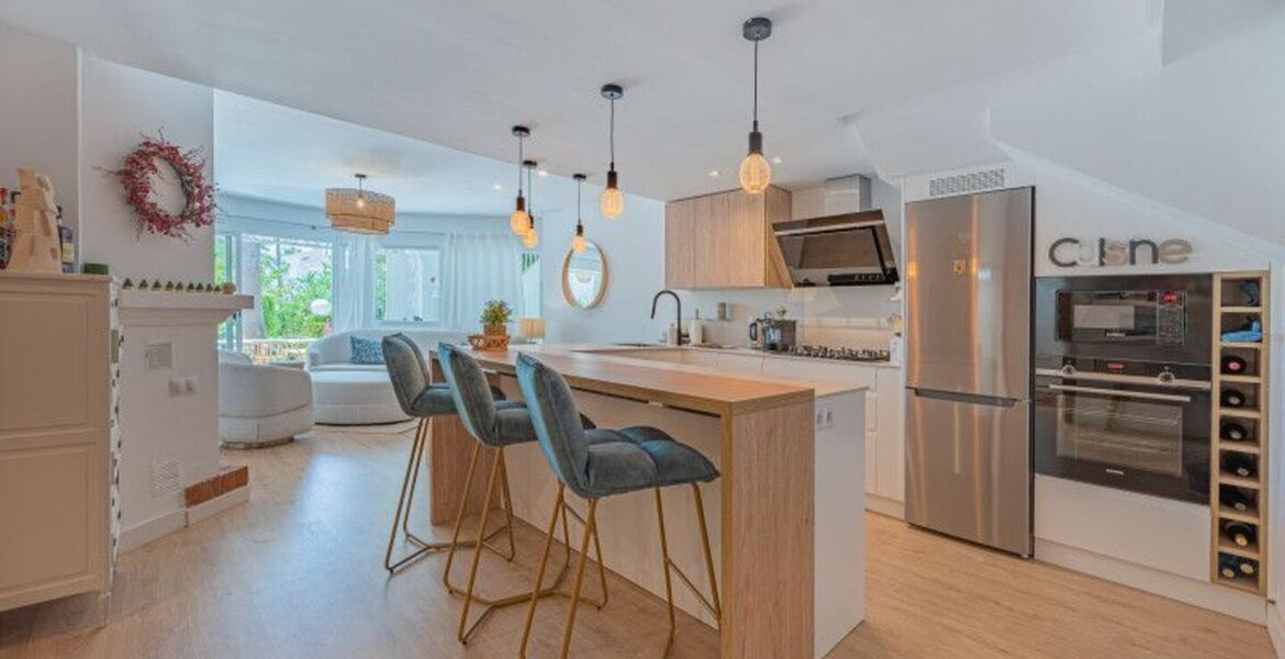 Townhouse for rent in Golden Mile