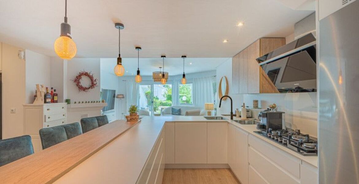 Townhouse for rent in Golden Mile