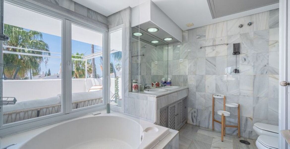 Townhouse for rent in Golden Mile