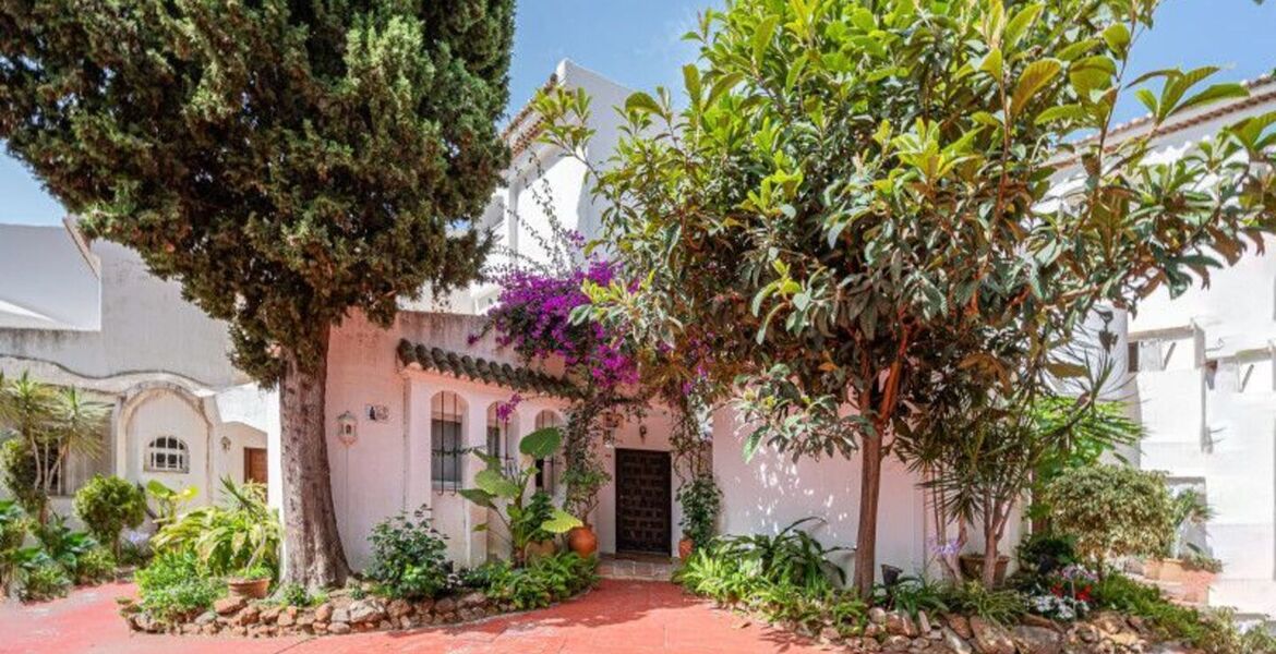 Townhouse for rent in Golden Mile